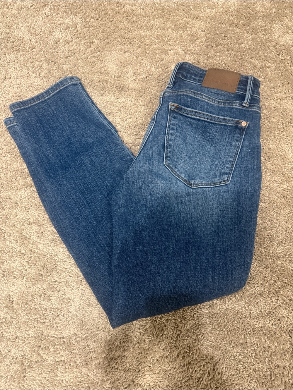 Judy Blue Women’s Blue Denim Cropped Jeans - Classic Mid Wash